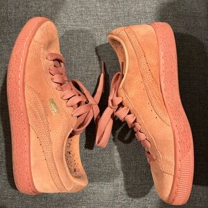 pumas suede size 4